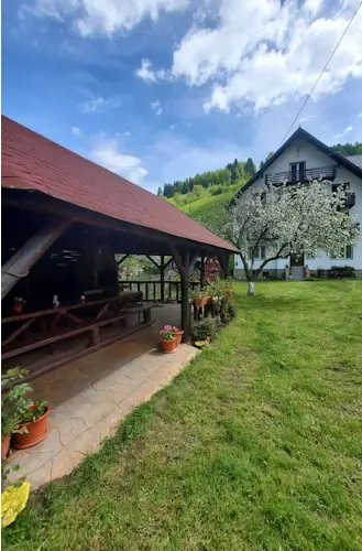 Grădina și Foișorul Casa Iulian