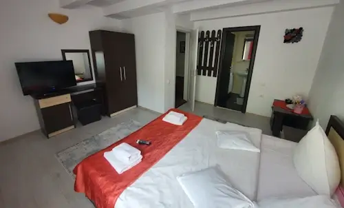 Cameră Dublă Modernă Casa Iulian